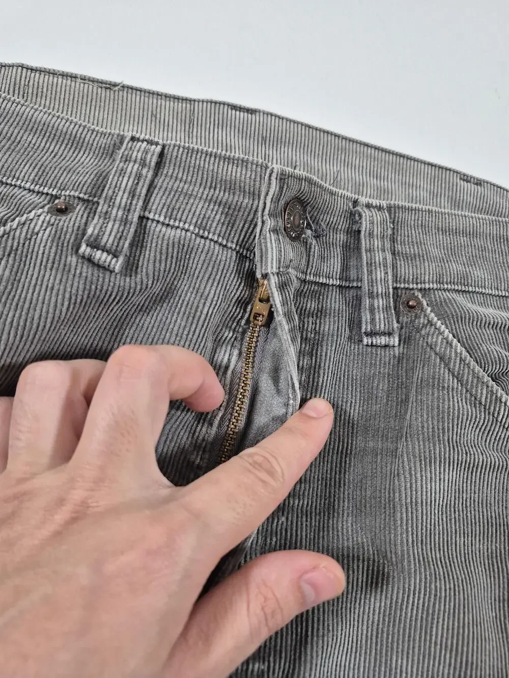 Levis pockets 75%